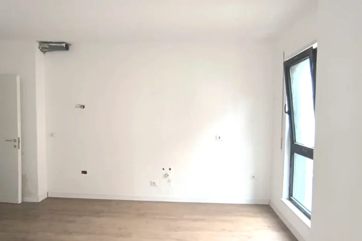 Shtepi ne shitje Apartament ne Tirane, 2+1, Mobilimi Bosh, pa mobiluar, Pagesa 301,000  Euro.