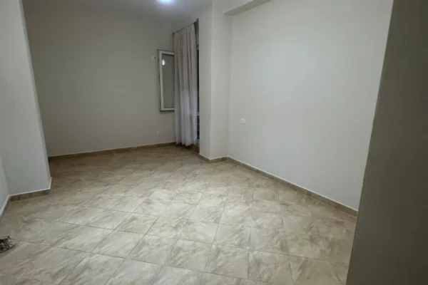 Ambient biznesi me qera 3+1 ne Tirane - 550 Euro