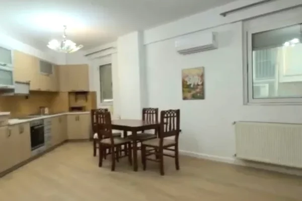Jepet ambient biznesi me qira tek Garda , ish Blloku .