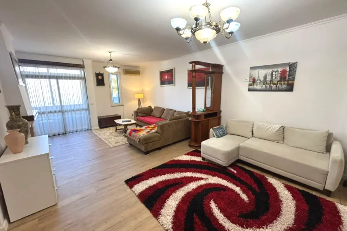 Shtepi me qera Apartament ne Tirane, 3+1, Mobilimi E mobiluar, Pagesa 1,100  Euro.