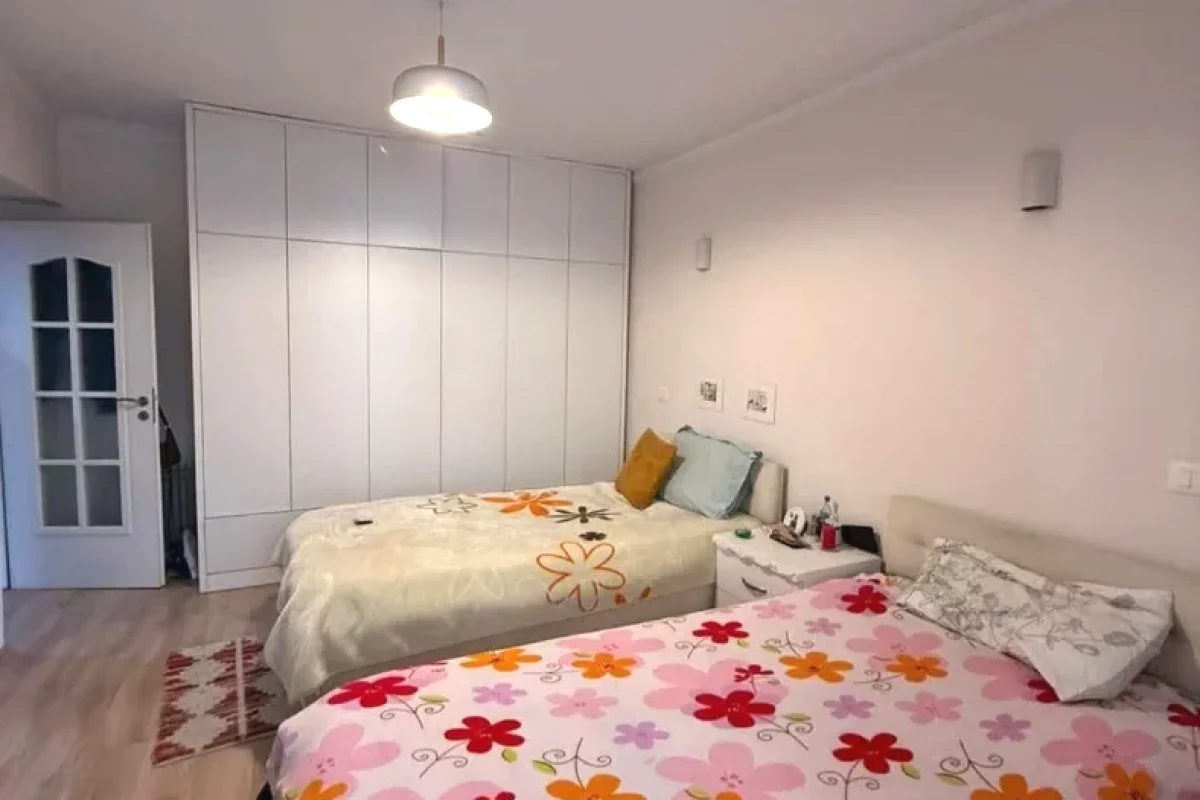 Shtepi ne shitje Apartament ne Tirane, 1+1, Mobilimi E mobiluar, Pagesa 150,000  Euro.