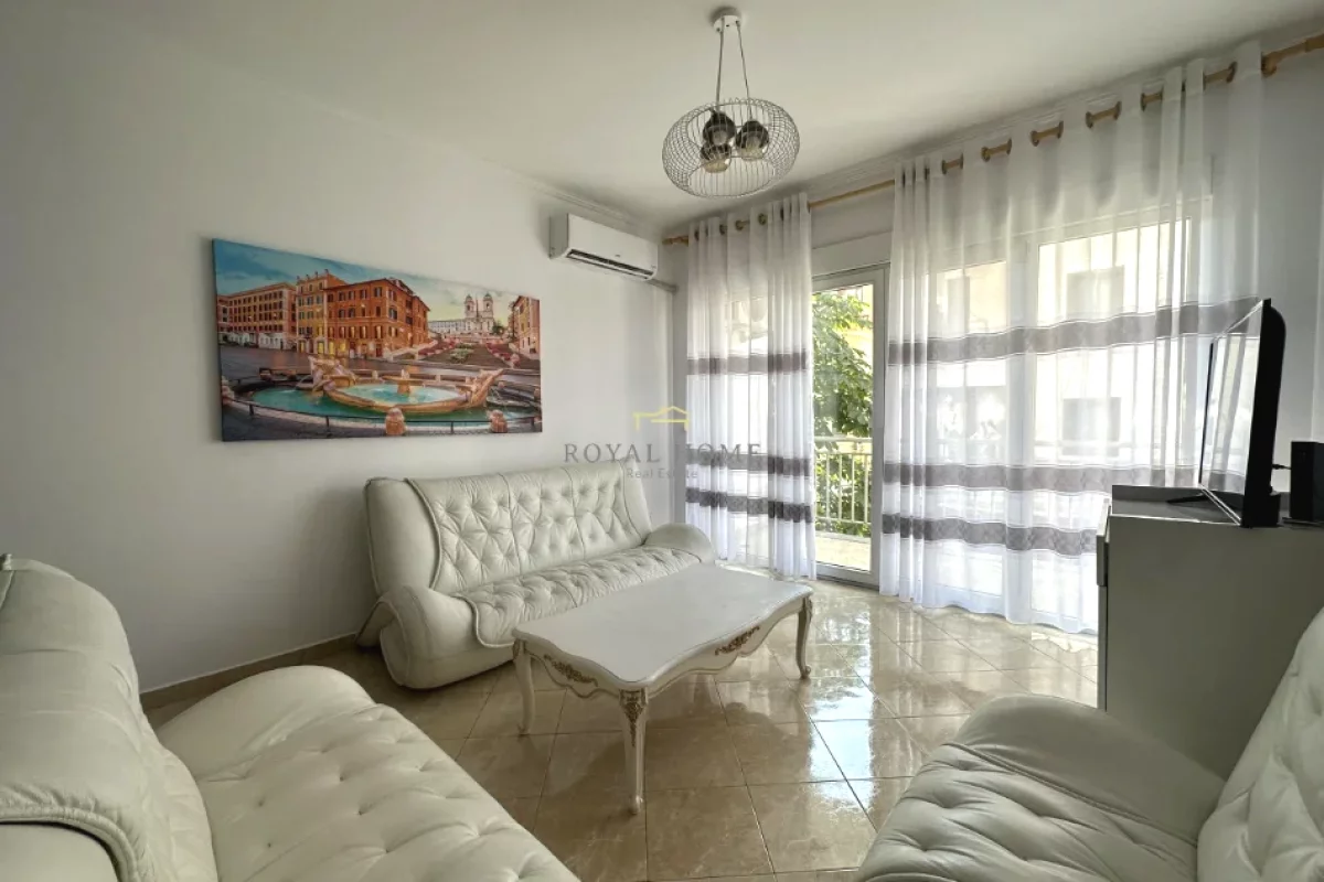 Shtepi me qera Apartament ne Tirane, 3+1, Mobilimi E mobiluar, Pagesa 1,100  Euro.