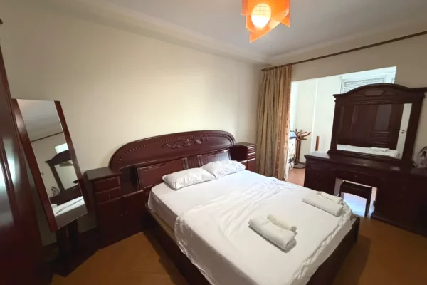 Shtepi me qera 2+1 ne Tirane - 450 Euro