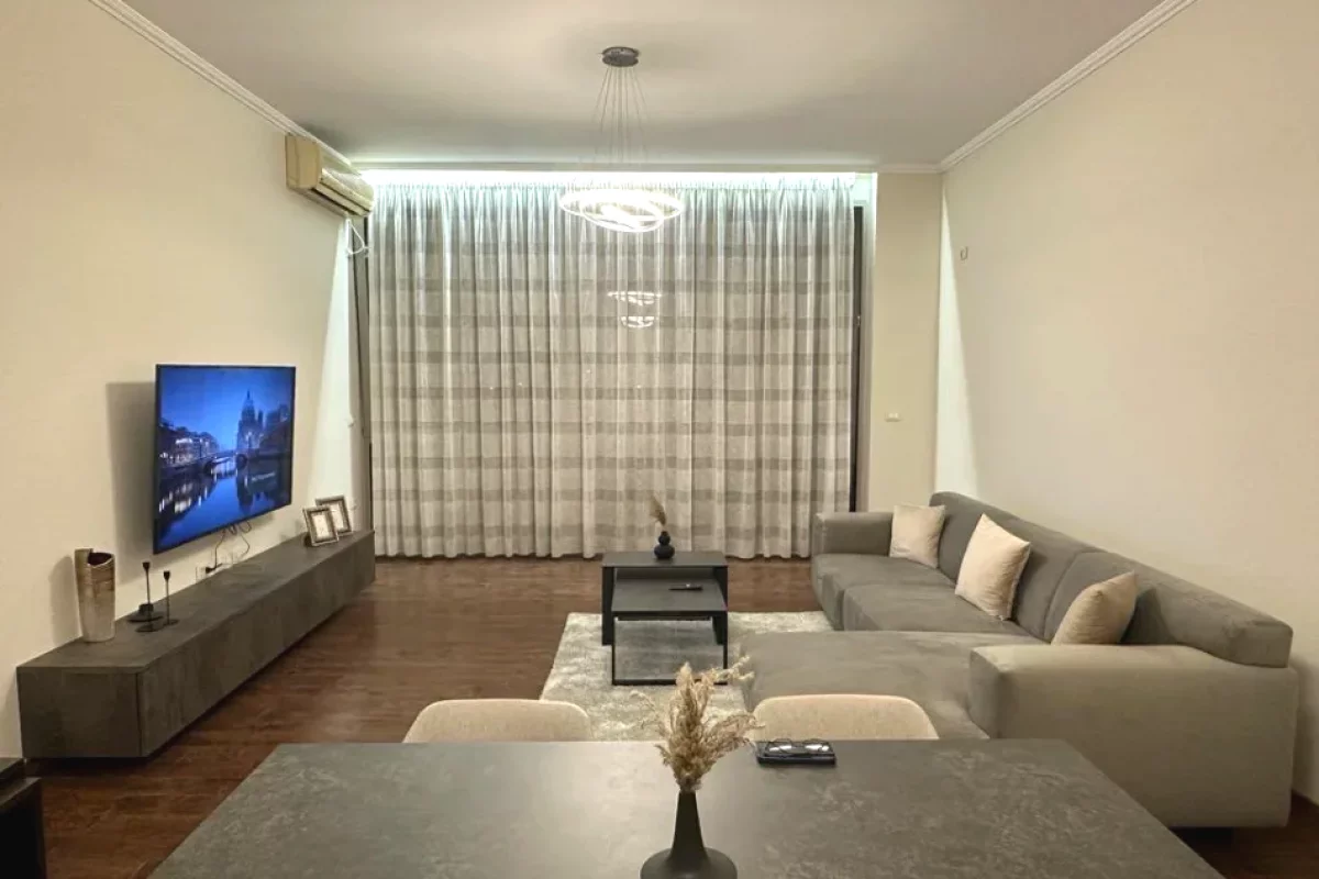 Appartamento in affitto a Tirana 2+1, Arredato