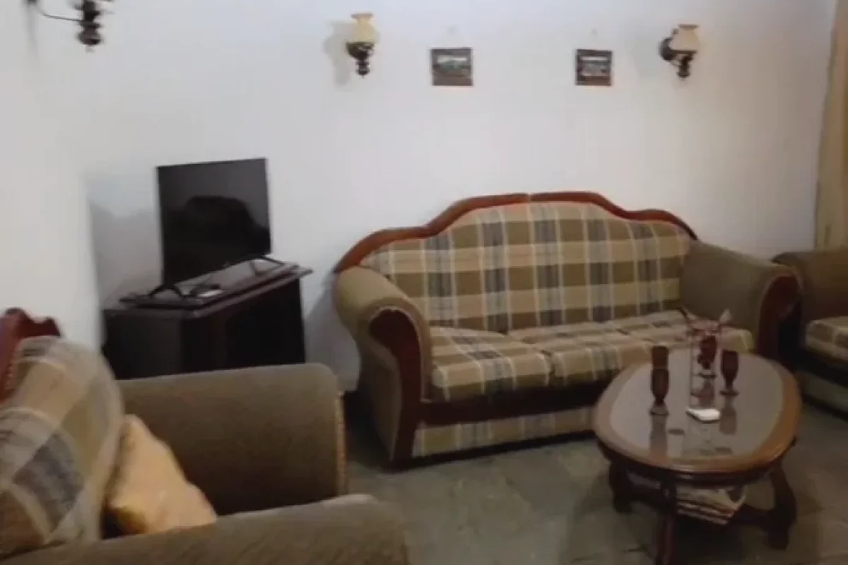 Shtepi ne shitje Apartament ne Tirane, 4+1, Mobilimi E mobiluar, Pagesa 200,000  Euro.