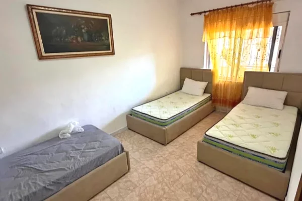 Shtepi me qera 3+1 ne Tirane - 1,000 Euro