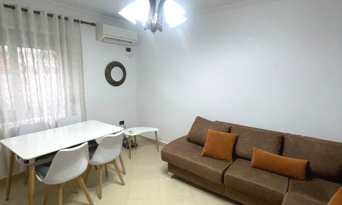 Appartamento in affitto a Tirana 2+1, Arredato