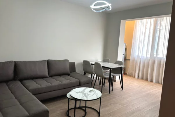 Jepet apartament 2+1 me qira , tek Rruga Ali Visha .