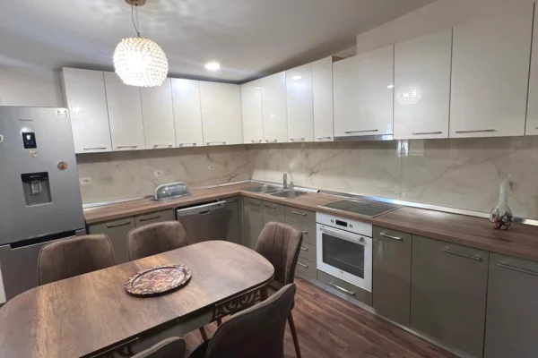 Casa in affitto 3+1 a Tirana - 60,000 Leke