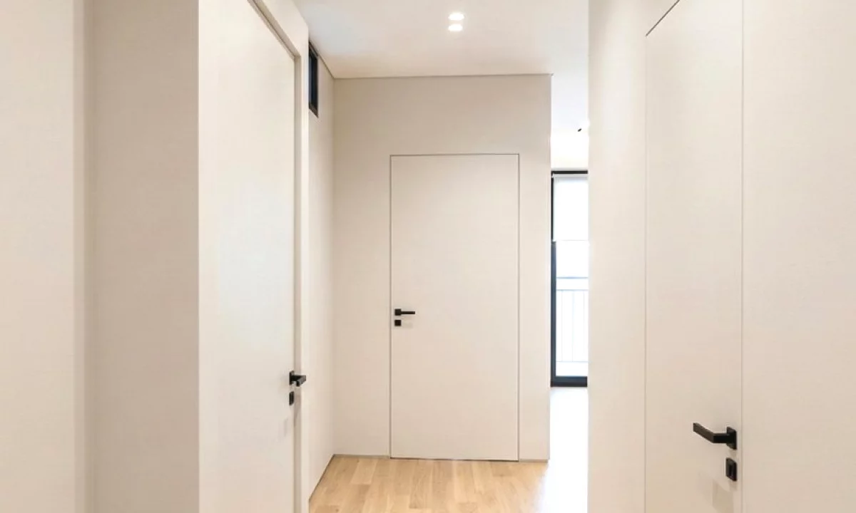 Jepet ambient biznesi me qira , tek Liqeni i Thate , Gradient Residence  .