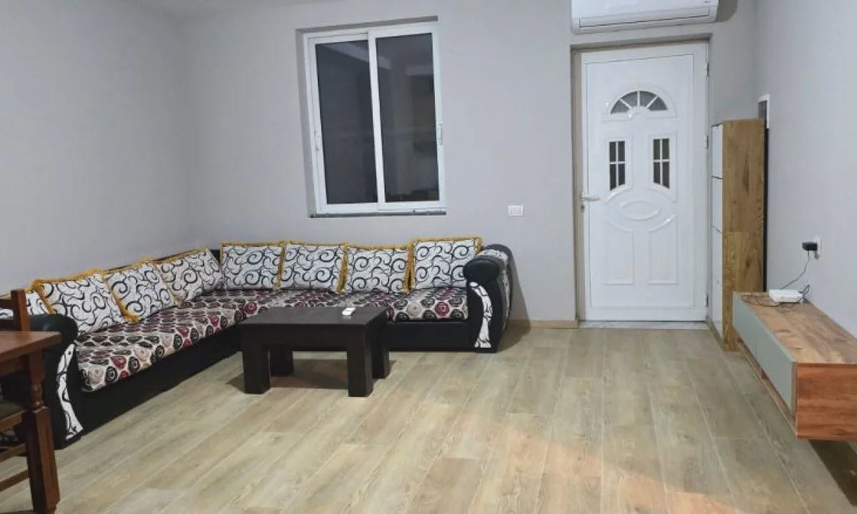 Appartamento in affitto a Tirana 2+1, Arredato