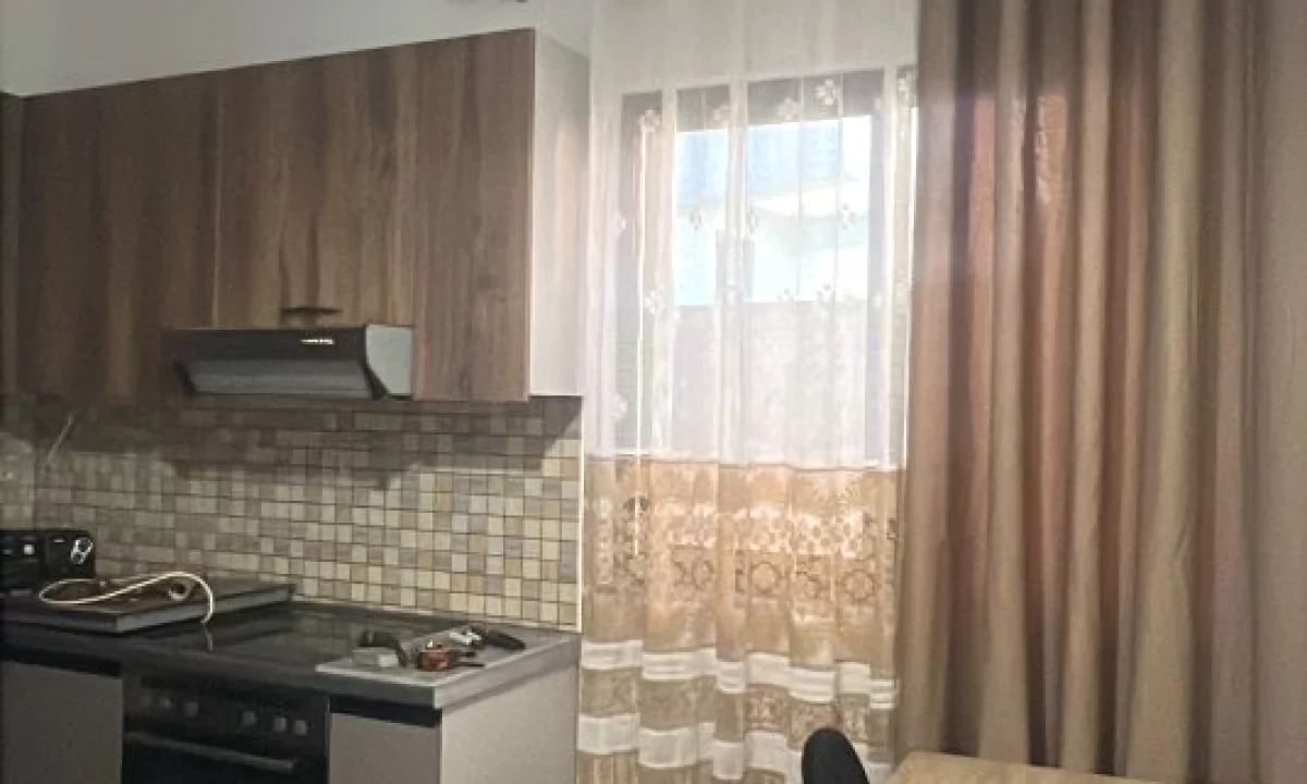 Shtepi me qera Apartament ne Tirane, 1+1, Mobilimi E mobiluar, Pagesa 400  Euro.
