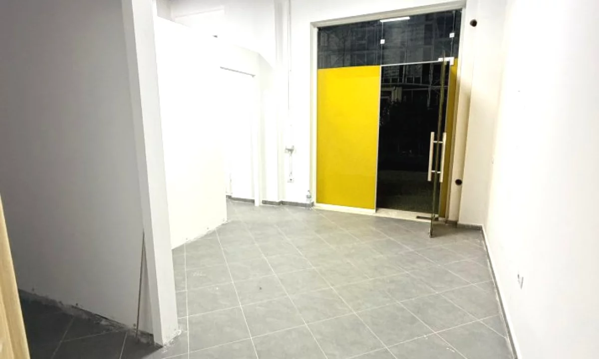 Jepet ambient biznesi me qira te Kompleksi Kontakt 