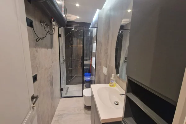 Shitet apartament 1+1 tek Rezidenca Kodra e Diellit 1 .