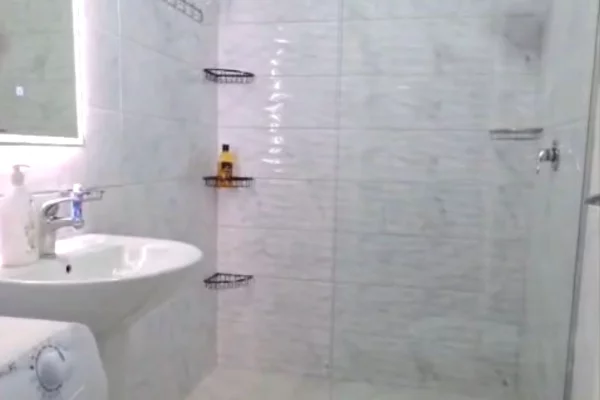 Jepet apartament 2+1 me qira tek Concord Center , tek Rruga 5 Maji .