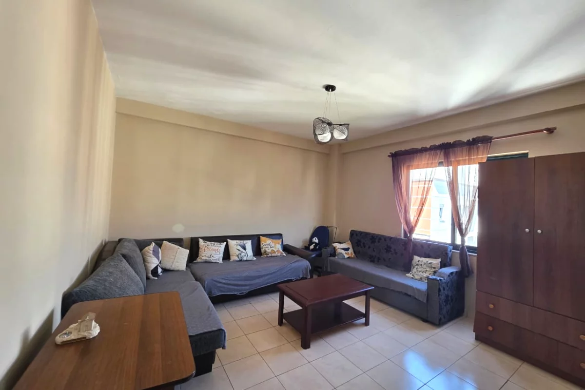 Shtepi me qera Apartament ne Tirane, 1+1, Mobilimi E mobiluar, Pagesa 450  Euro.