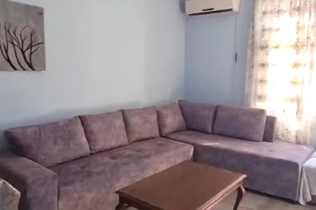Shtepi me qera Apartament ne Tirane, 1+1, Mobilimi E mobiluar, Pagesa 400  Euro.