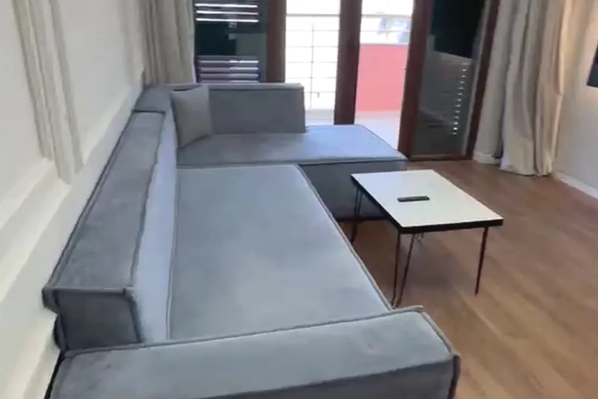Shtepi ne shitje Apartament ne Tirane, 1+1, Mobilimi E mobiluar, Pagesa 199,000  Euro.