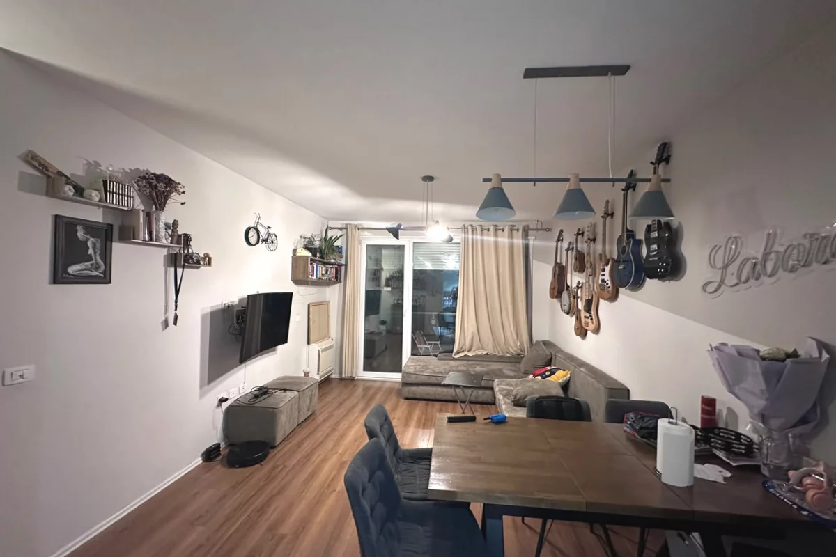 Shtepi ne shitje Apartament ne Tirane, 1+1, Mobilimi E mobiluar, Pagesa 240,000  Euro.