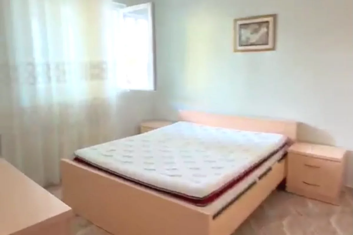 Shtepi me qera Apartament ne Tirane, 2+1, Mobilimi E mobiluar, Pagesa 500  Euro.