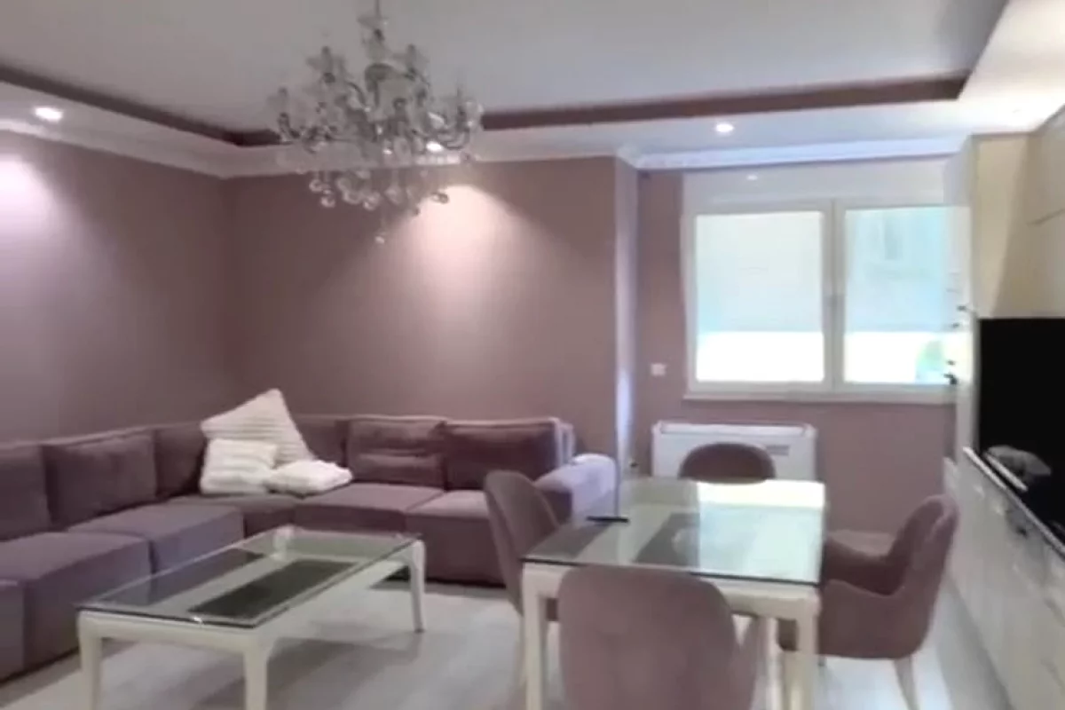 Shtepi me qera Apartament ne Tirane, 3+1, Mobilimi E mobiluar, Pagesa 1,100  Euro.