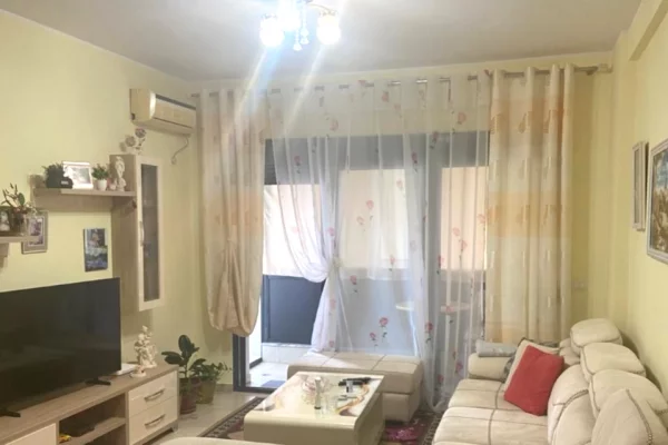 Jepet apartament 2+1+2 me qira ne Astir##550Leke##85