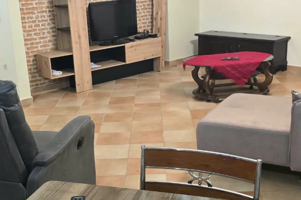 Shtepi me qera Apartament ne Tirane, 2+1, Mobilimi E mobiluar, Pagesa 600  Euro.