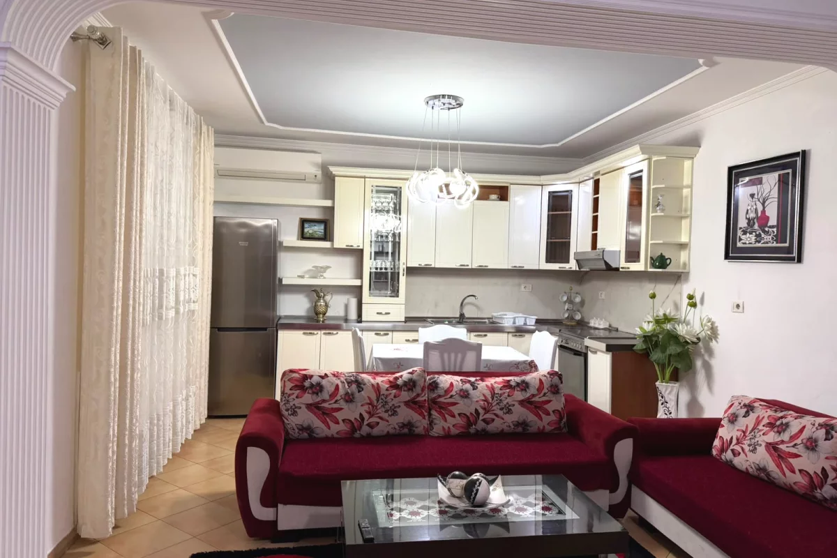 Shtepi me qera Apartament ne Tirane, 2+1, Mobilimi E mobiluar, Pagesa 500  Euro.