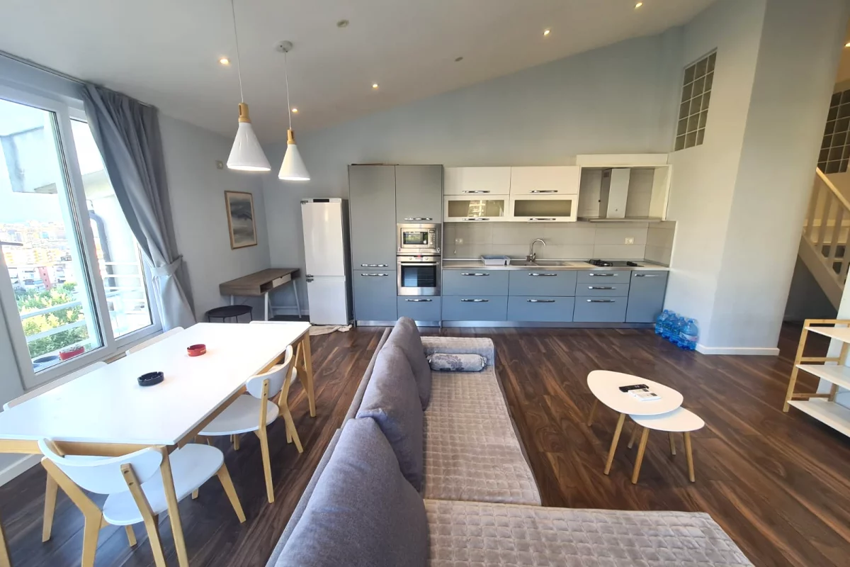 Shtepi ne shitje Apartament ne Tirane, 2+1, Mobilimi E mobiluar, Pagesa 215,000  Euro.