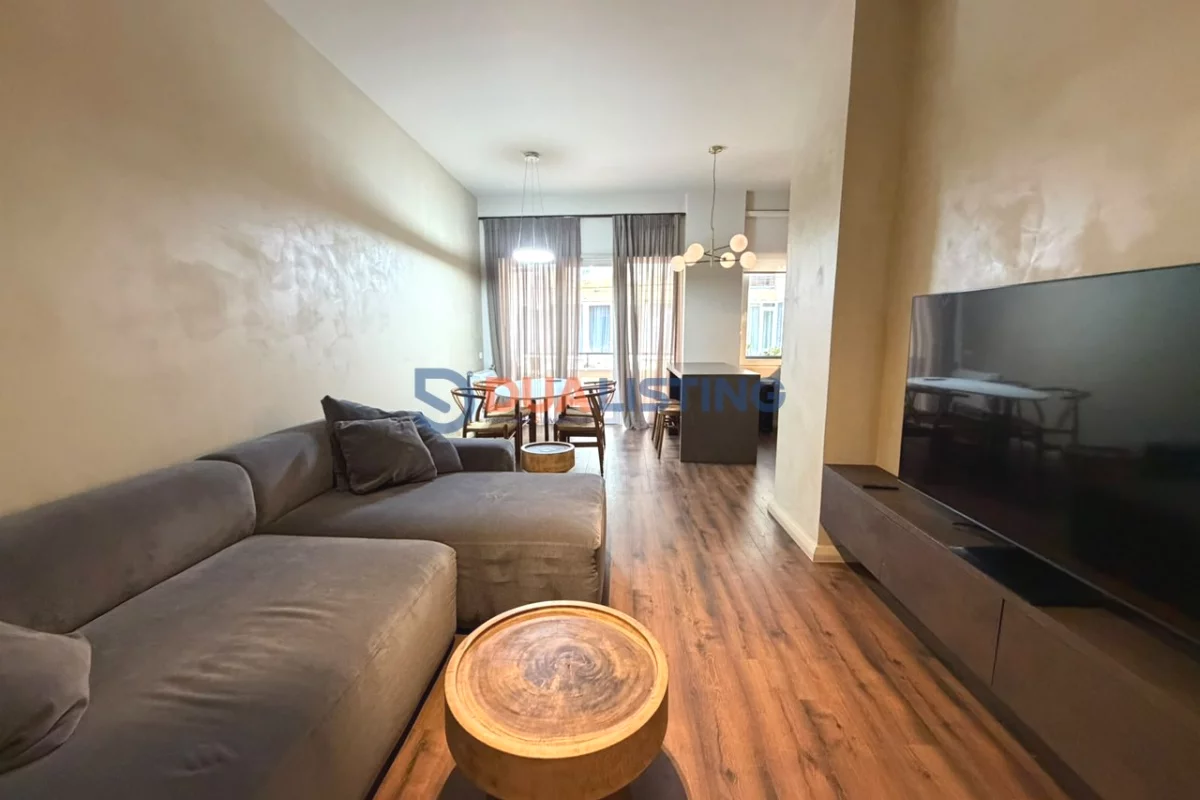 Shtepi me qera Apartament ne Tirane, 2+1, Mobilimi E mobiluar, Pagesa 1,000  Euro.