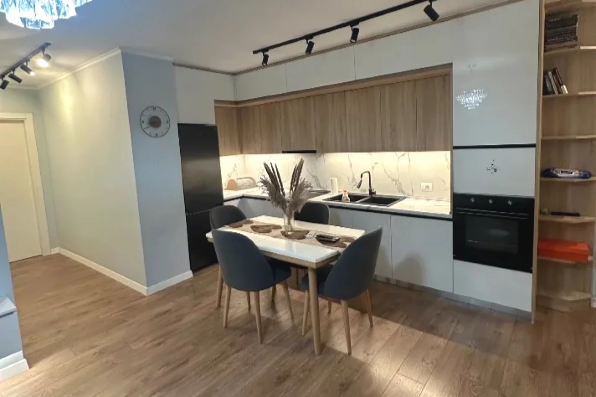 Shtepi me qera Apartament ne Tirane, 2+1, Mobilimi E mobiluar, Pagesa 500  Euro.