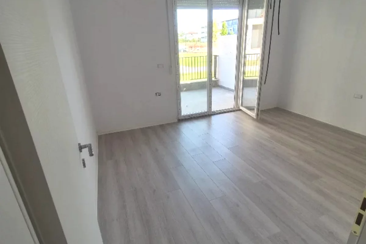 Jepet ambient biznesi me qira tek Univers City, Qtu 