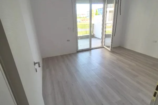 Ambient biznesi me qera 1+1 ne Tirane - 800 Euro