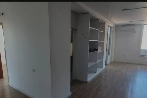 Ambient biznesi me qera 3+1 ne Tirane - 1,300 Euro
