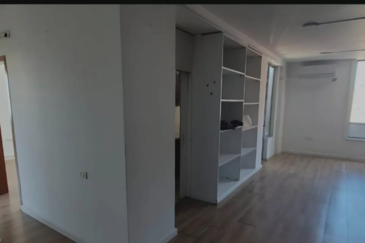 Jepet ambient per zyra me qira tek Rruga Xhorxh W.BUSH##1.3k##121