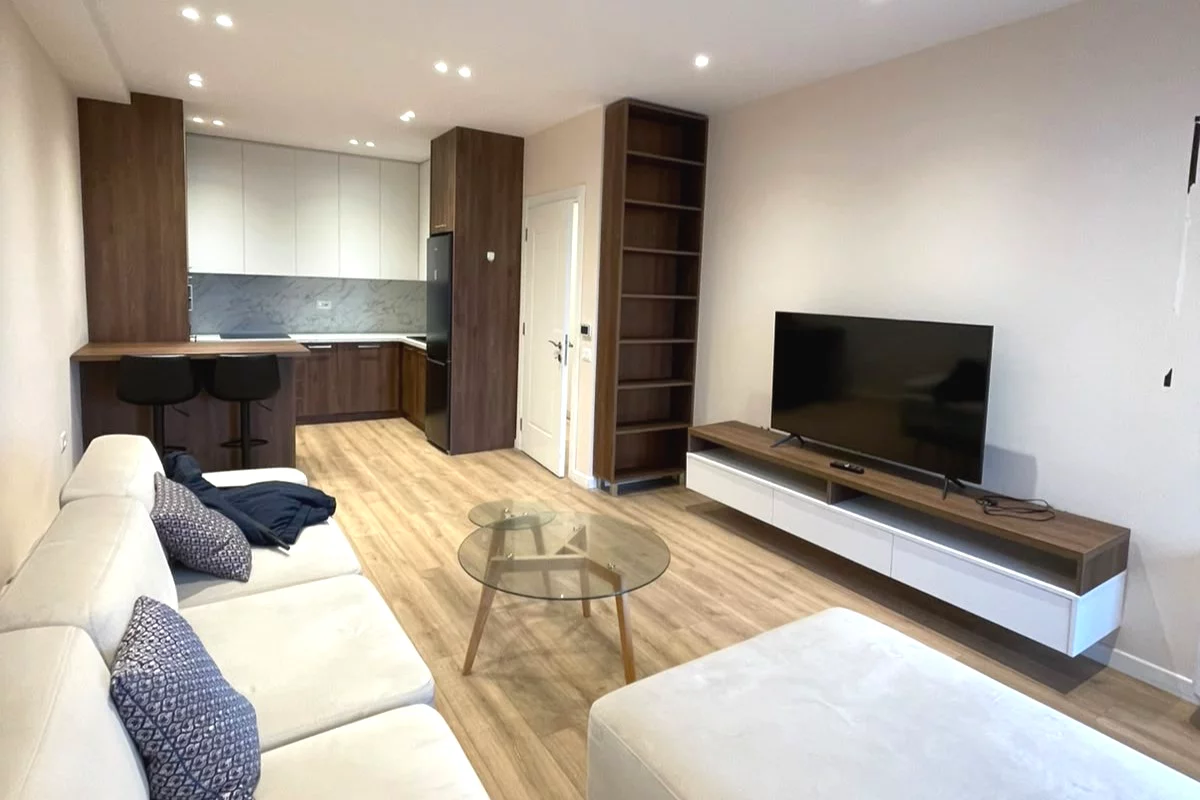 Shtepi me qera Apartament ne Tirane, 2+1, Mobilimi E mobiluar, Pagesa 800  Euro.