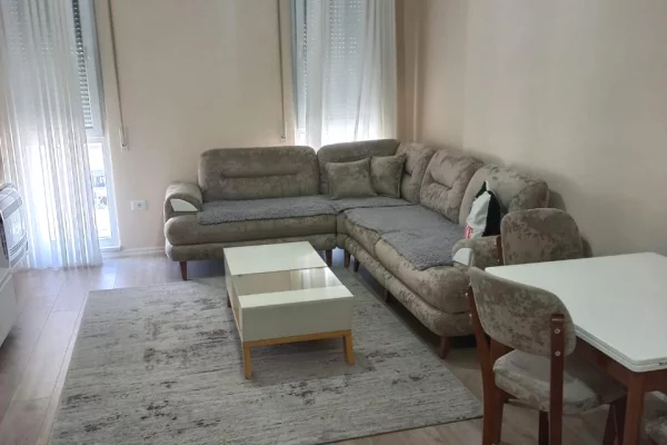 Shtepi me qera 2+1 ne Tirane - 500 Euro