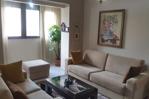 Shtepi me qera 2+1 ne Tirane - 500 Euro