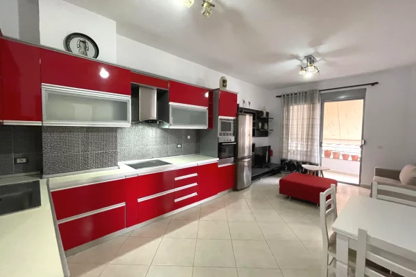 Jepet apartament 3+1+2 me qira tek Materniteti i Ri##700leke##155