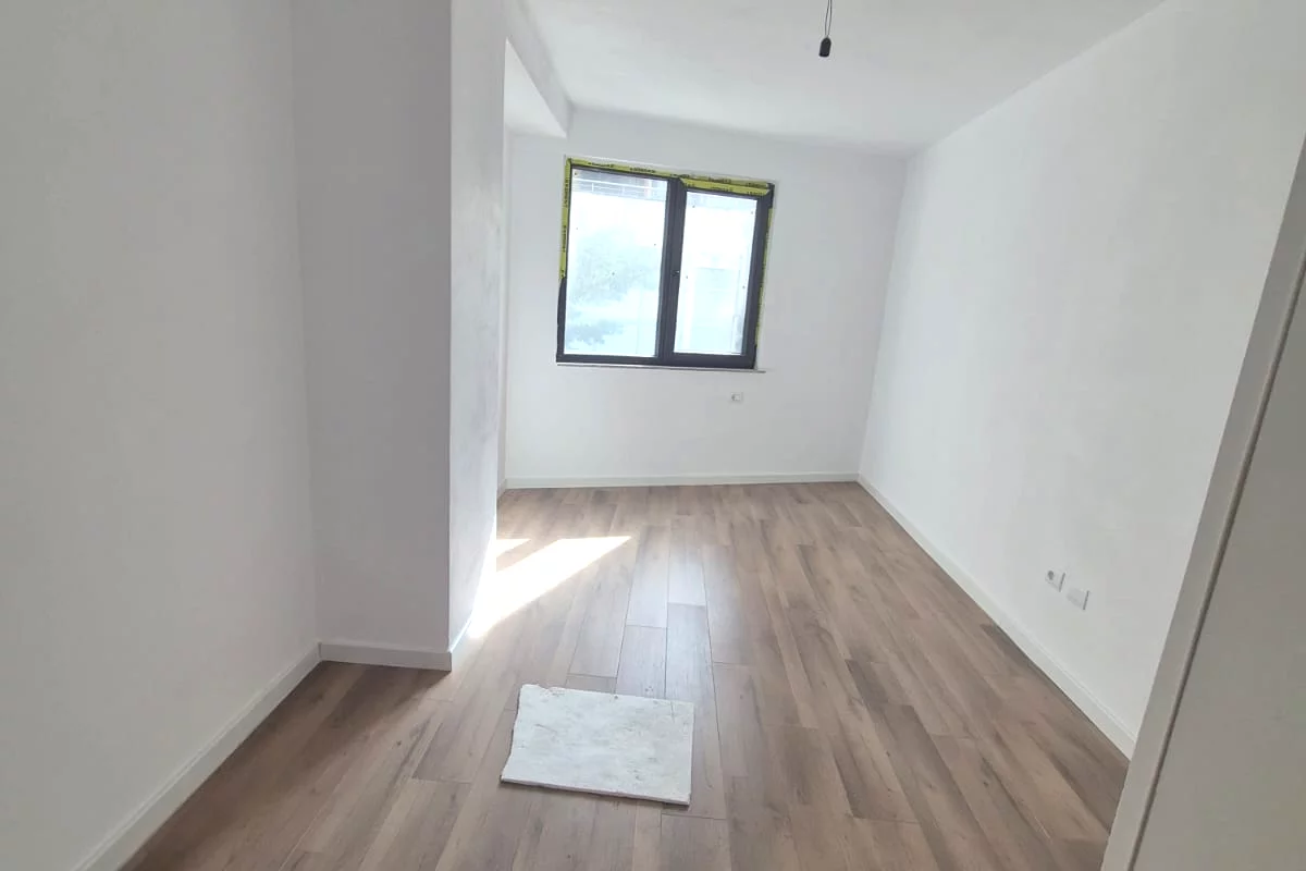 Shtepi me qera Apartament ne Tirane, 2+1, Mobilimi Bosh, pa mobiluar, Pagesa 450  Euro.