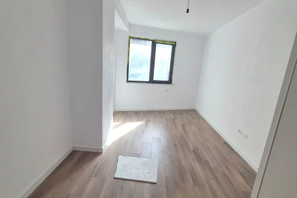 Shtepi me qera 2+1 ne Tirane - 450 Euro