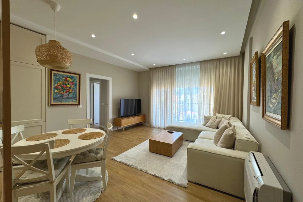 Shtepi me qera Apartament ne Tirane, 2+1, Mobilimi E mobiluar, Pagesa 1,200  Euro.