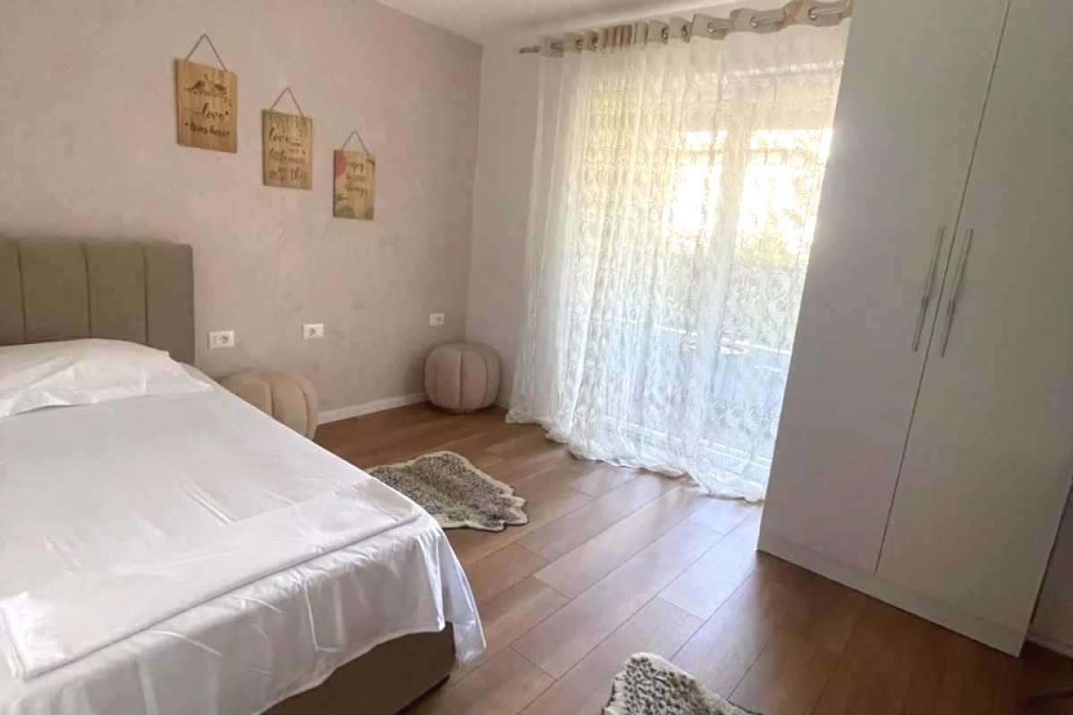 Shtepi me qera Apartament ne Tirane, 1+1, Mobilimi E mobiluar, Pagesa 650  Euro.