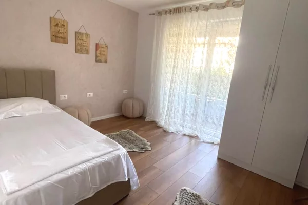 Shtepi me qera 1+1 ne Tirane - 650 Euro