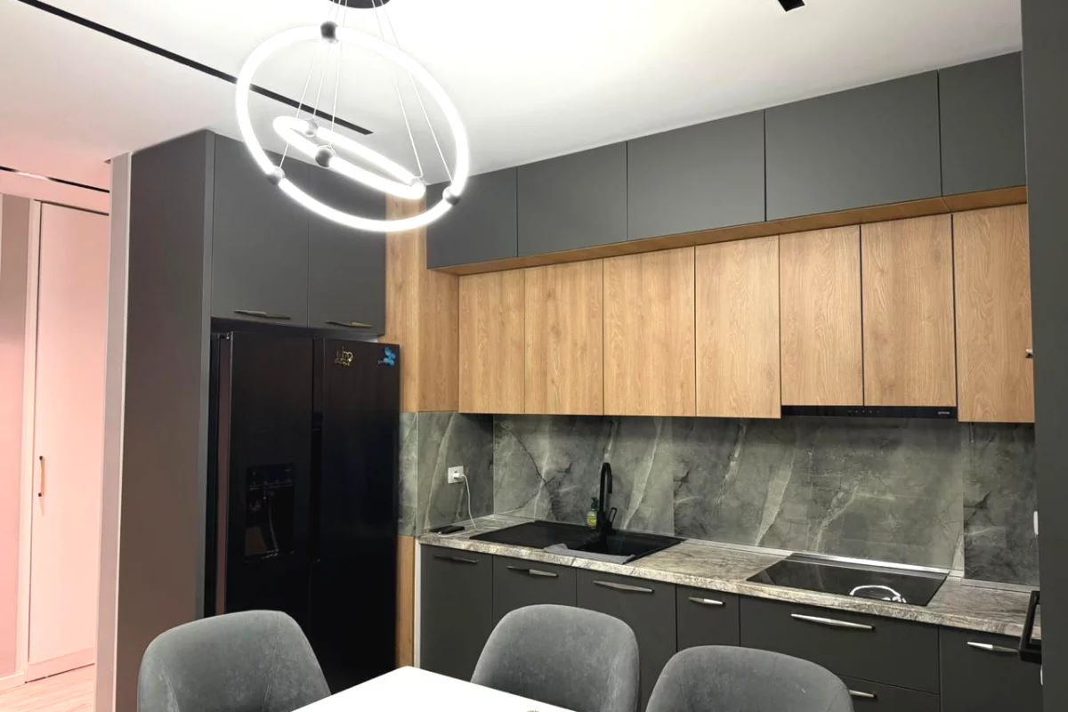 Shtepi me qera Apartament ne Tirane, 2+1, Mobilimi E mobiluar, Pagesa 1,000  Euro.