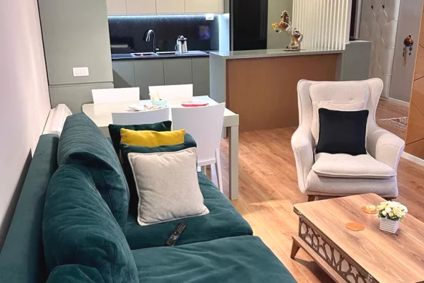 Shtepi me qera 2+1 ne Tirane - 1,100 Euro