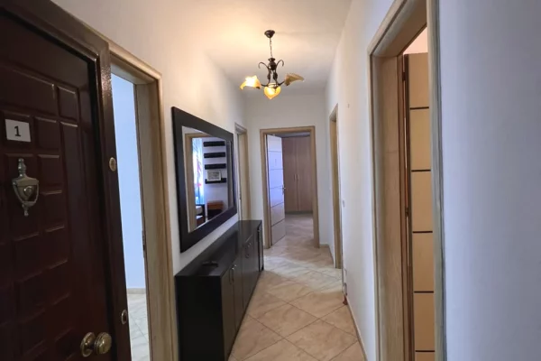 Shtepi me qera 2+1 ne Tirane - 900 Euro