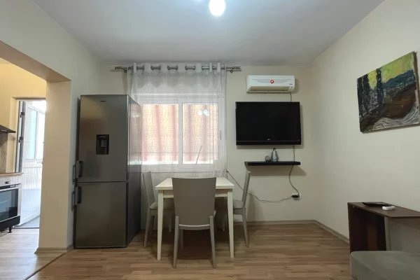 Shtepi me qera 2+1 ne Tirane - 700 Euro