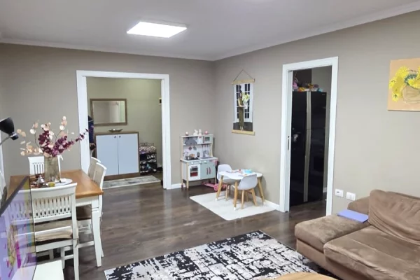 Shtepi me qera 3+1 ne Tirane - 800 Euro