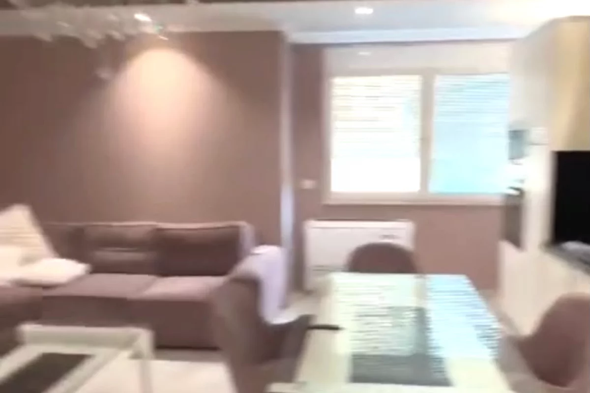 Shtepi me qera Apartament ne Tirane, 3+1, Mobilimi E mobiluar, Pagesa 1,200  Euro.
